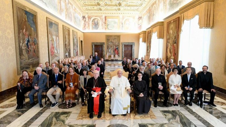Папа Франциск на встрече с участниками II конференции Ватиканской обсерватории,  (Ватикан, 20 июня 2024 г.)
