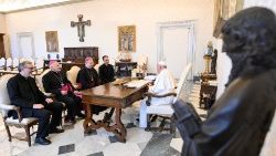 Monsignor Mariano Crociata ospite degli studi di Radio Vaticana - Vatican News