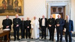 Le Pape François avec les membres de la présidence de la Commission des épiscopats de l'Union européenne (COMECE). 
