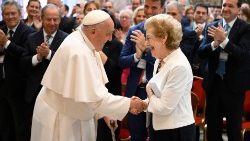 Papa saúda a presidente da Fundação "Centesimus Annus Pro Pontifice", Anna Maria Tarantola