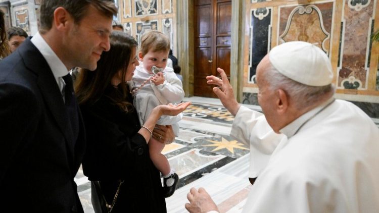 Ferenc pápa a Szent Péter-kör képviselőivel
