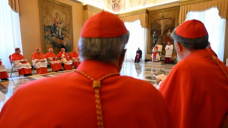El Papa en el Consistorio Ordinario Público para la Canonización de algunos Beatos
