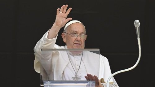 Papa no Angelus: "Devemos estar atentos à ditadura do fazer"