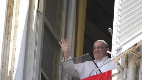 El Papa: La fe y la oración verdaderas abren la mente y el corazón, no los cierran