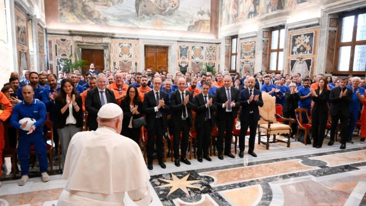 El Santo Padre recibió en audiencia a los directivos y empleados de la empresa Terna en la Sala Clementina del Vaticano