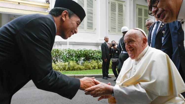 Pope to Indonesian authorities: ‘Interreligious dialogue fosters mutual respect’