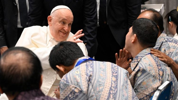 Un momento de la visita del Papa a Indonesia