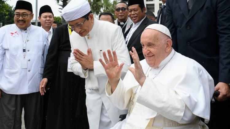 Dr. Nasaruddin Umar, the Grand Imam of Jakarta’s Istiqlal Mosque with Pope Francis at the interreligious meeting in Jakarta on September 5