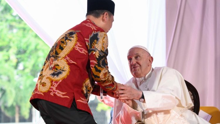 Visita Apostólica del Papa Francisco a Indonesia 