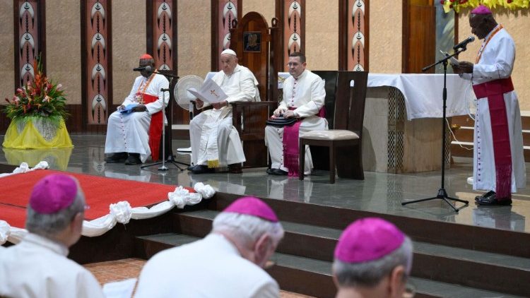 Saludo de bienvenida al Papa