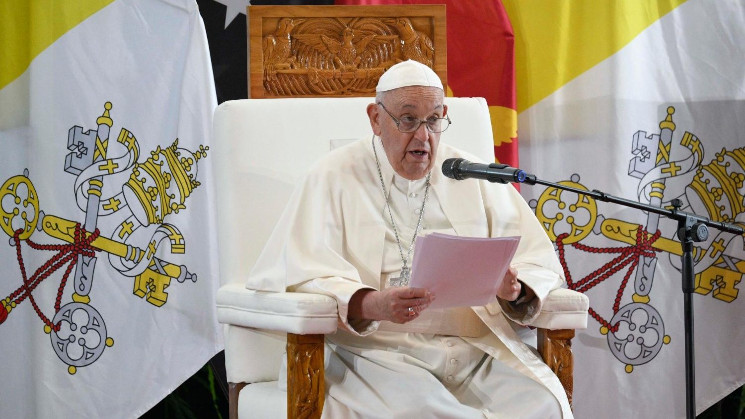 Pope in Papua New Guinea: A people that prays has a future - Vatican News