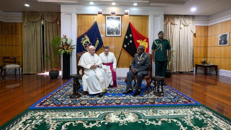 El Papa Francisco y Sir Bob Dadae