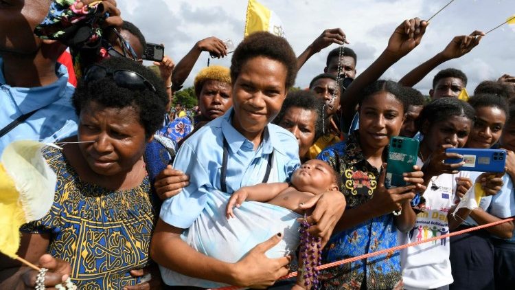 2024.09.08 Viaggio Apostolico in Papua Nuova Guinea - Incontro con i fedeli della Diocesi di Vanimo 