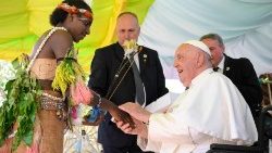 Pope Francis visits missionary school in Baro, Vanimo