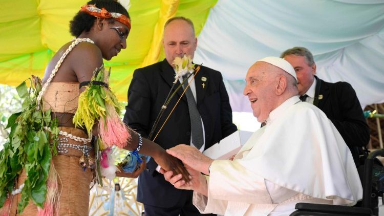 Papież na misji argentyńskich zakonników w Papui Nowej Gwinei