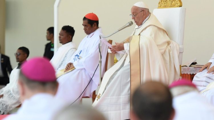 Papst Franziskus bei der Messe in Osttimor