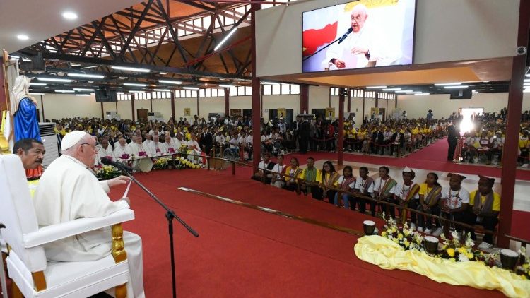 El Papa con los jóvenes timorenses