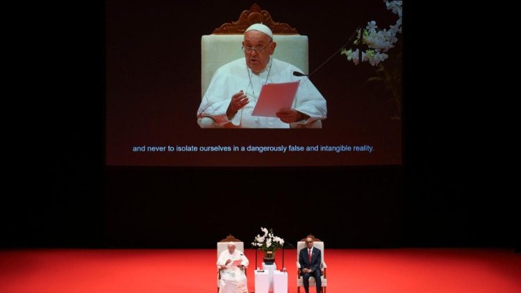 El Papa comenzó el penúltimo día de su 45º viaje apostólico internacional en Asia y Oceanía reuniéndose con las autoridades, la sociedad civil y el cuerpo diplomático en Singapur. (Vatican Media)