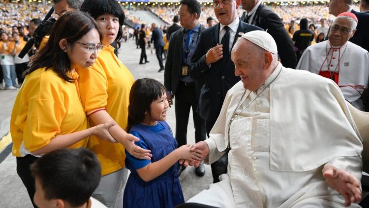 
                    O Papa Francisco realmente ouve a Ásia, afirma jesuíta Rothlin
                