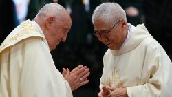 Kardinal Goh und Papst Franziskus bei der Messe in Singapur