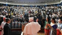 Pope Francis participates in Interreligious Dialogue with young people in Singapore