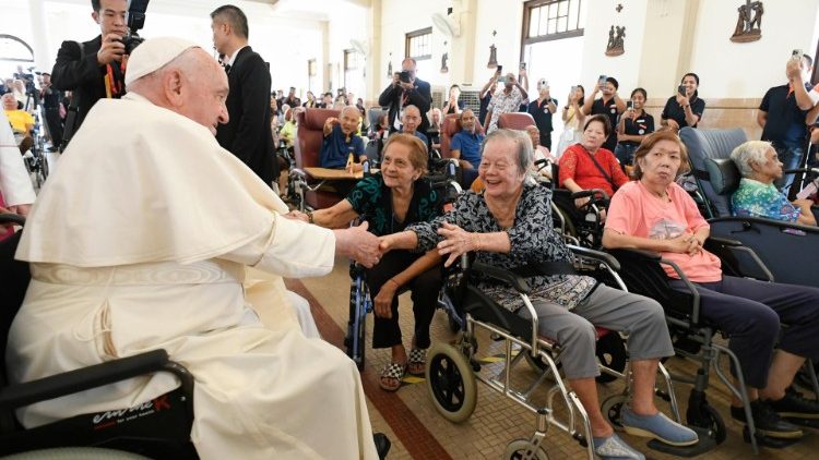 Der Papst und die älteren Menschen