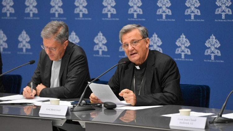 Le cardinal Mario Grech, Secrétaire général du Synode, lors de la conférence de presse