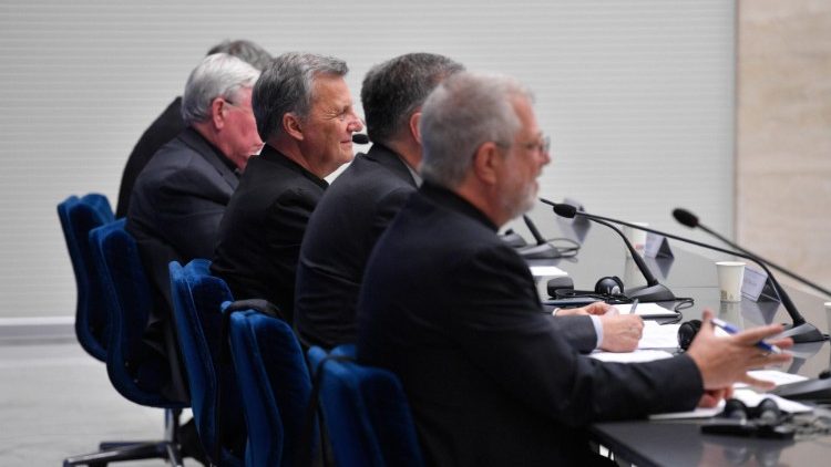 La conférence en Salle de presse du Saint-Siège