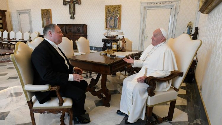 Ambasador  Yaron Sideman na audiencji u Papieża Franciszka 