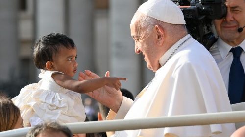 Francesco: la fraternità è la risposta alle trame dell’odio e della guerra