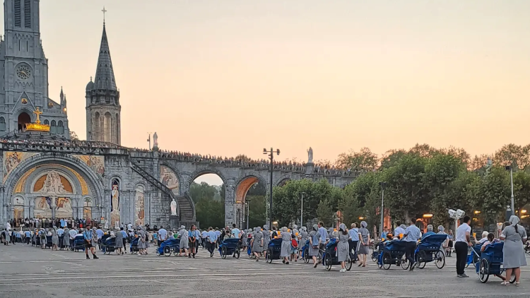 Les pèlerins du Berry à Lourdes avec les accompagnants