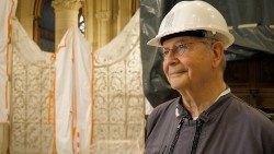 Erzbischof Ulrich in der Kathedrale von Notre-Dame in Paris