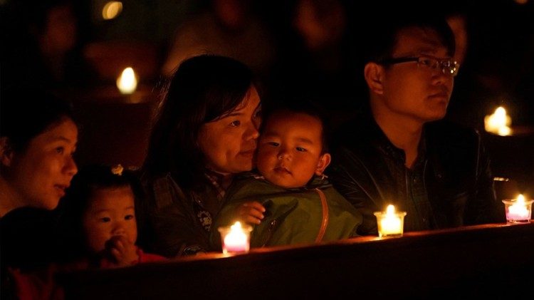 Tín hữu Trung quốc tham dự lễ vọng Phục sinh