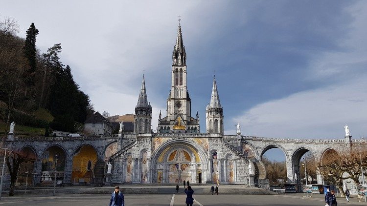 Lourdes to host first online world pilgrimage - Vatican News