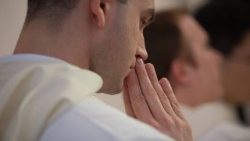 Ziel der katholischen Verbände: Priestertum für Frauen