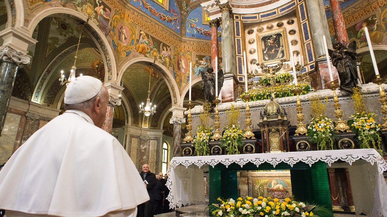 Pope Francis Calls for Recitation of Rosary Prayer for Peace Amid Beatification Announcements