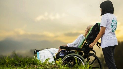 Francisco: Los cuidados paliativos son un signo de cercanía a quienes sufren
