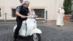 1535884641297-VESPA 3.jpg