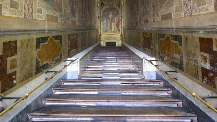 Die Heilige Stiege im Lateran führt zur Kapelle Sancta Sanctorum