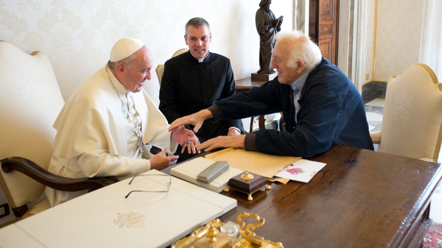 Le pape François rend grâce pour le témoignage de Jean Vanier (Vidéo -1 min - Extrait de conférence de presse du pape François, dans l'avion, au retour des Balkans, le 7 mai 2019) Cq5dam.thumbnail.cropped.1500.844