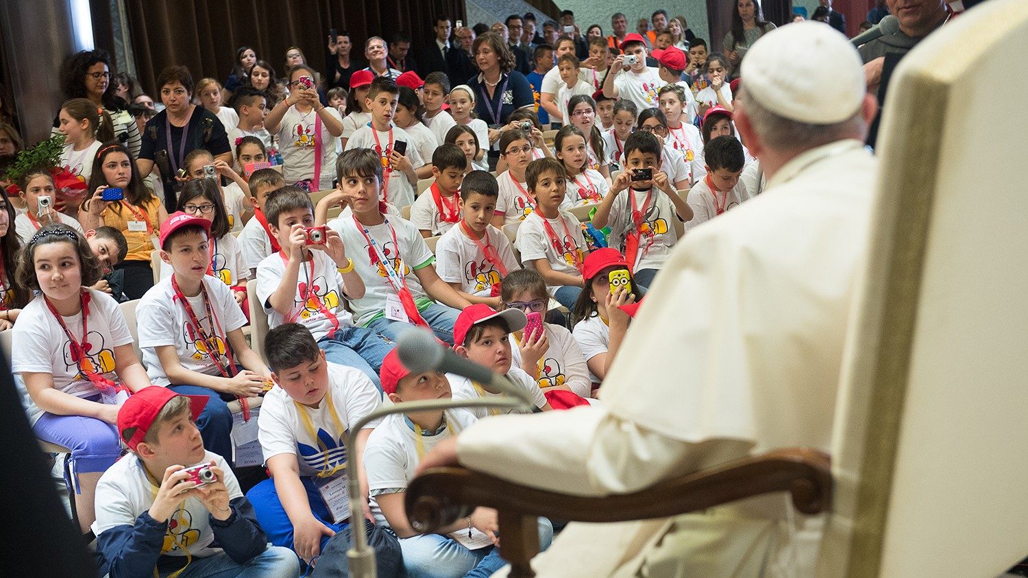 Vivemos guerras mais implacáveis contra pessoas indefesas, alerta Papa