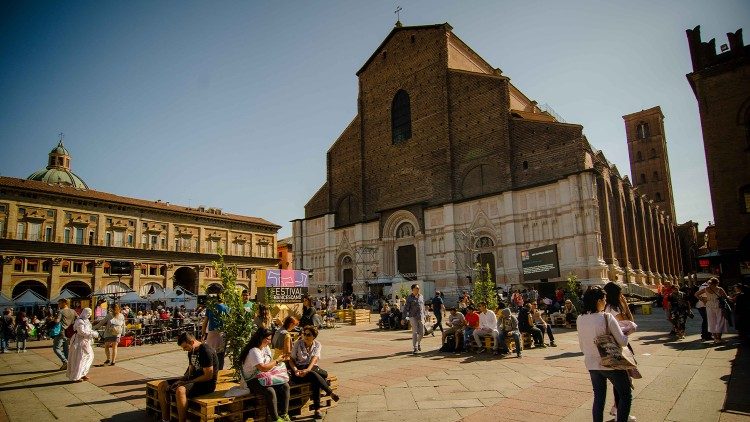 Uno scorcio di Piazza Maggiore (Bologna) durante una precedente edizione del Festival