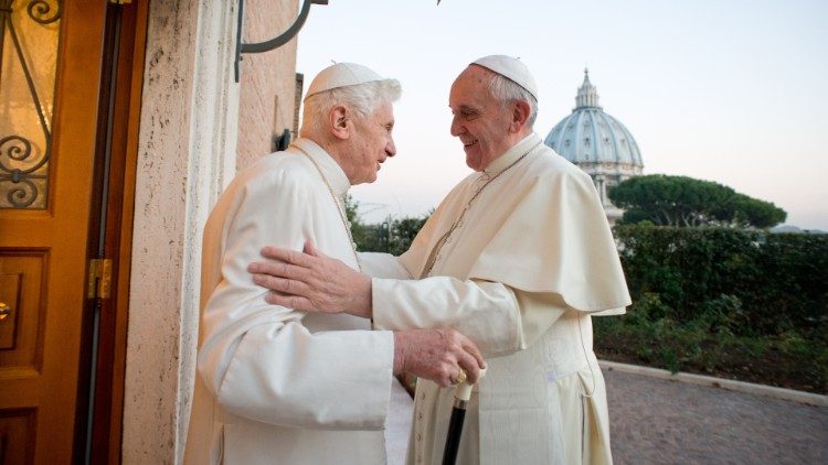 Mater Ecclesiae incontri fraterni di due Papi