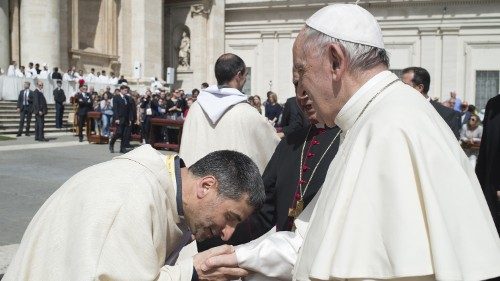 Pe. Grimaldi: graças ao Papa, holofotes se acendem para a dor nas prisões