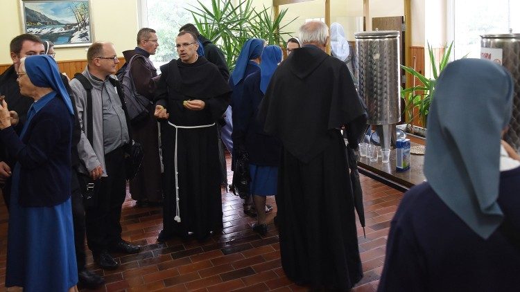 2019.09.18 Giornata dei religiosi e religiose a Trebnje e a Zaplaz presieduta da mons Glavan