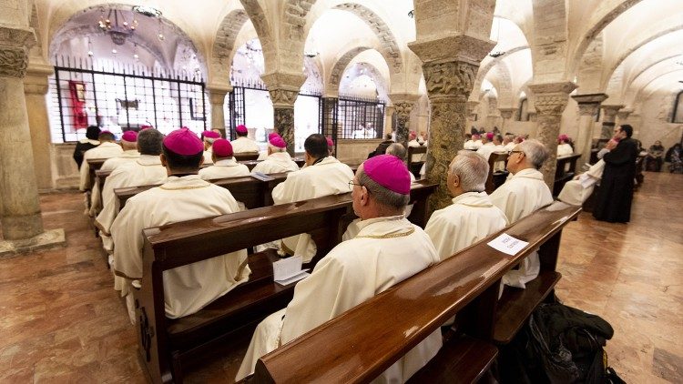 イタリア南部バーリで 地中海と平和をテーマに司教の集い バチカン ニュース