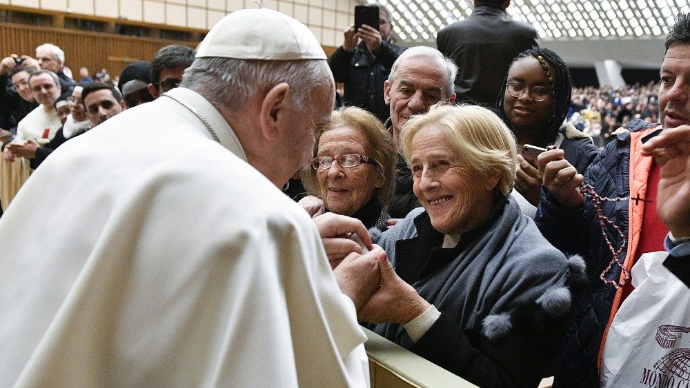Papa Francisco: a Igreja é mulher, devemos desmasculinizá-la - Vatican  News