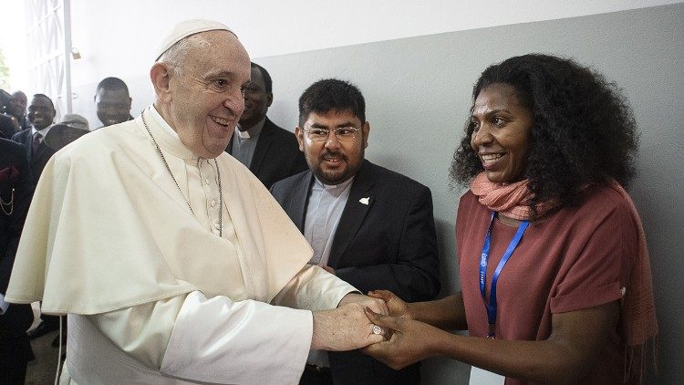 Papa Francisco: a Igreja é mulher, devemos desmasculinizá-la - Vatican  News