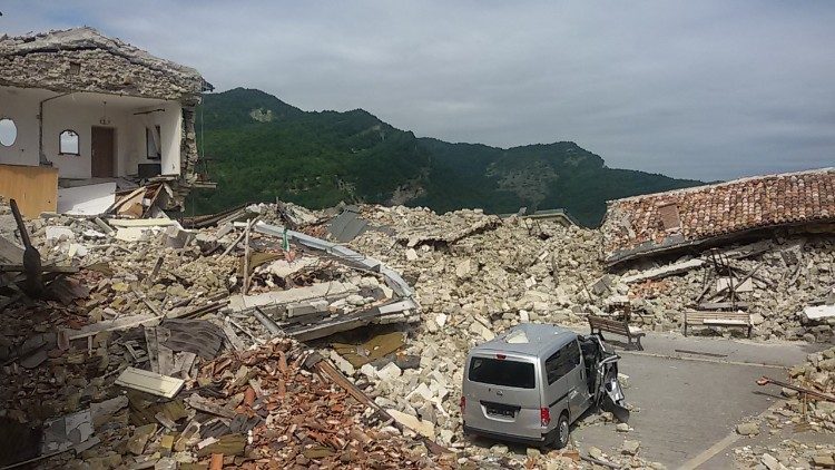 La zona Rossa di Pescara del Tronto, nel Comune di Arquata,  poco dopo il terremoto 