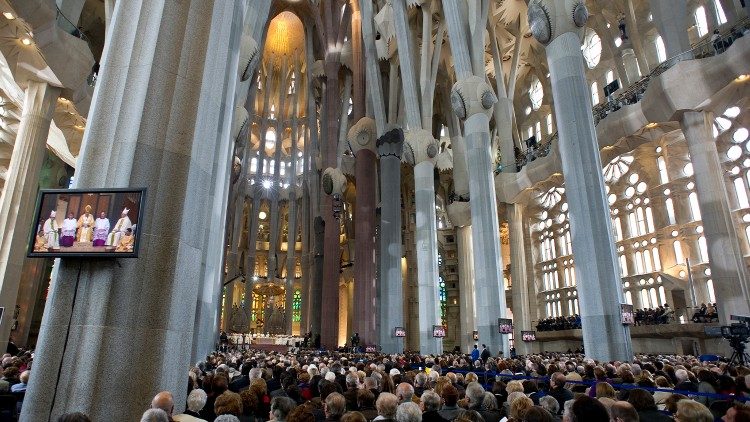 Uzuri wa Basilika ya Familia Takatifu, Barcellona